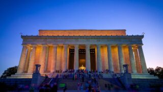 Lincoln Memorial – Transfer for Arlington National Cemetery Shuttle - Lincoln Memorial