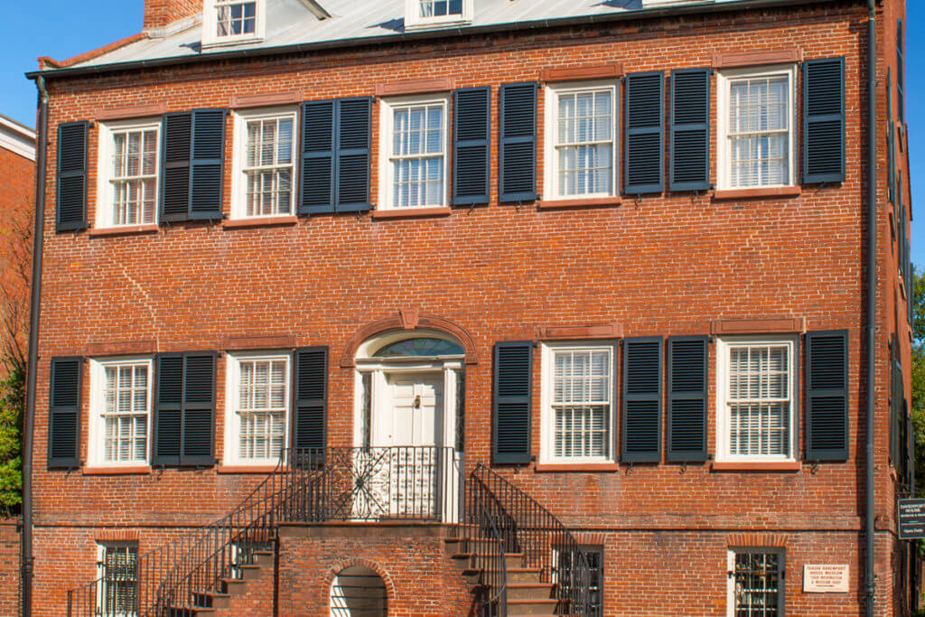 complete-guide-to-visiting-the-davenport-house-savannah