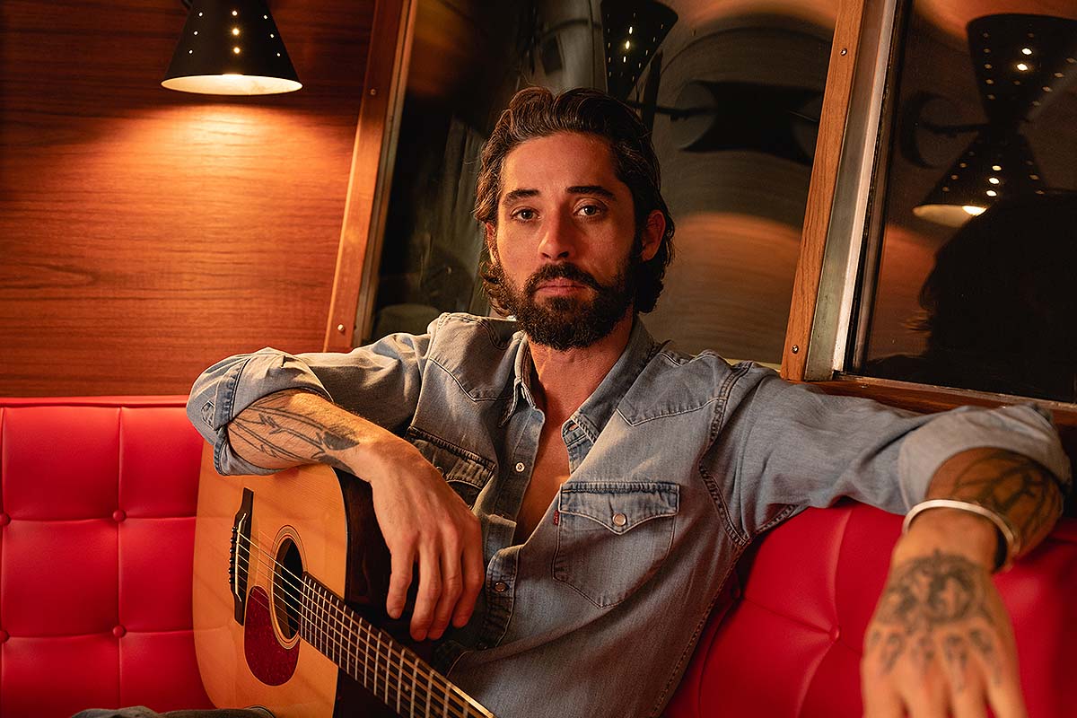 Ryan Bingham with the Texas Gentlemen