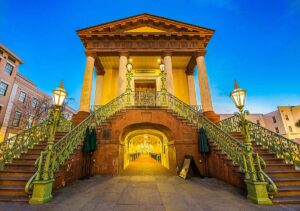 Charleston City Market featuring diverse vendors 